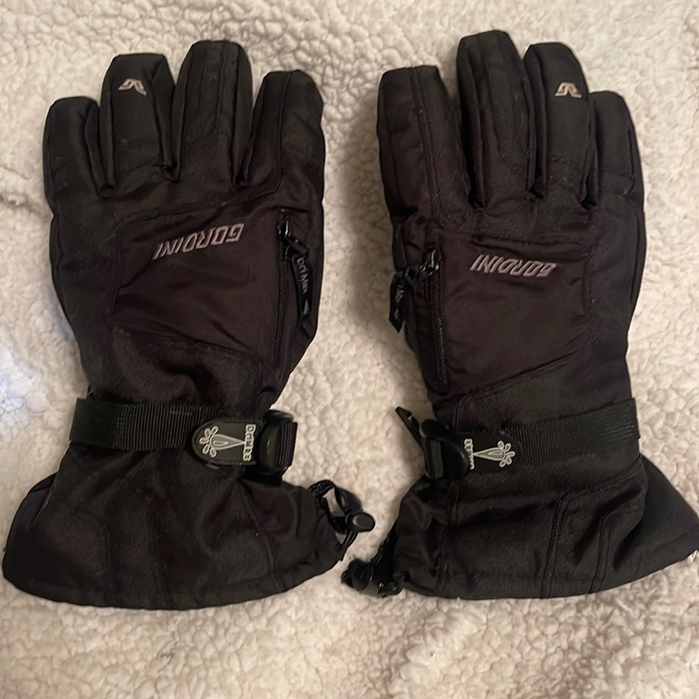 Men’s size Medium Ski/ Winter gloves.